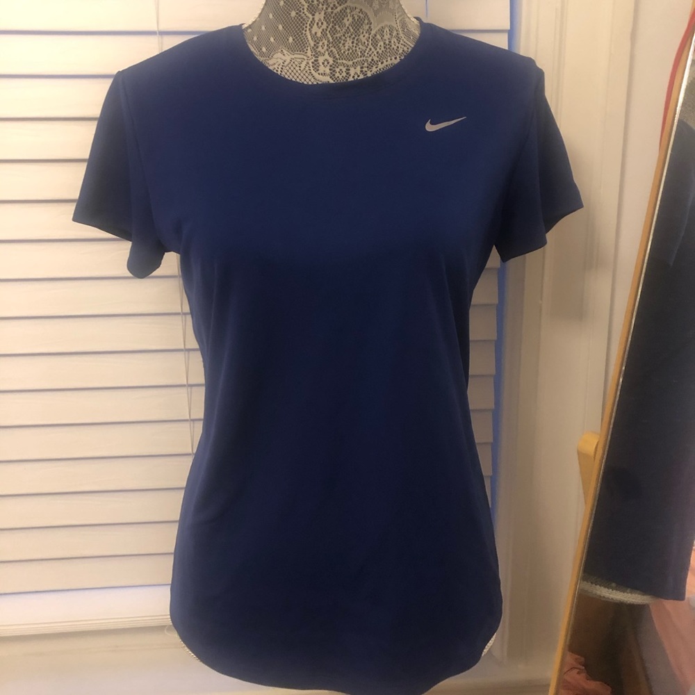 NIKE DRI FIT active top